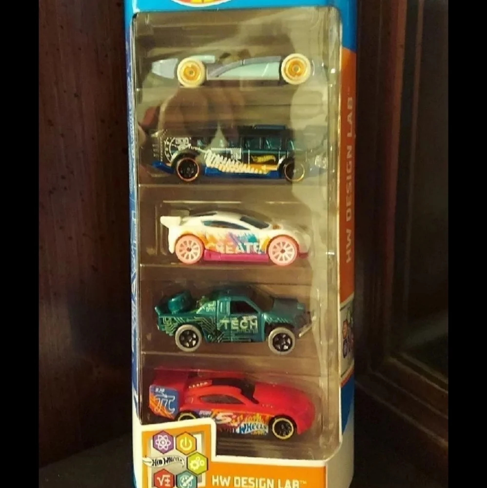 HOT WHEELS 50th ANNIVERSARY DESIGN LAB DEBUT SERIES DIECAST CARS SET 2018 NWT SO